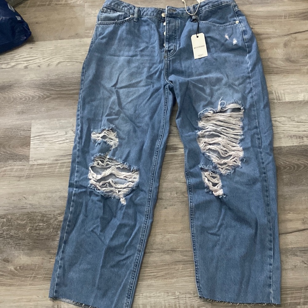 forever 21 midrise boyfriend ripped jeans